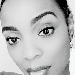 Meet your Posher, Shenundra